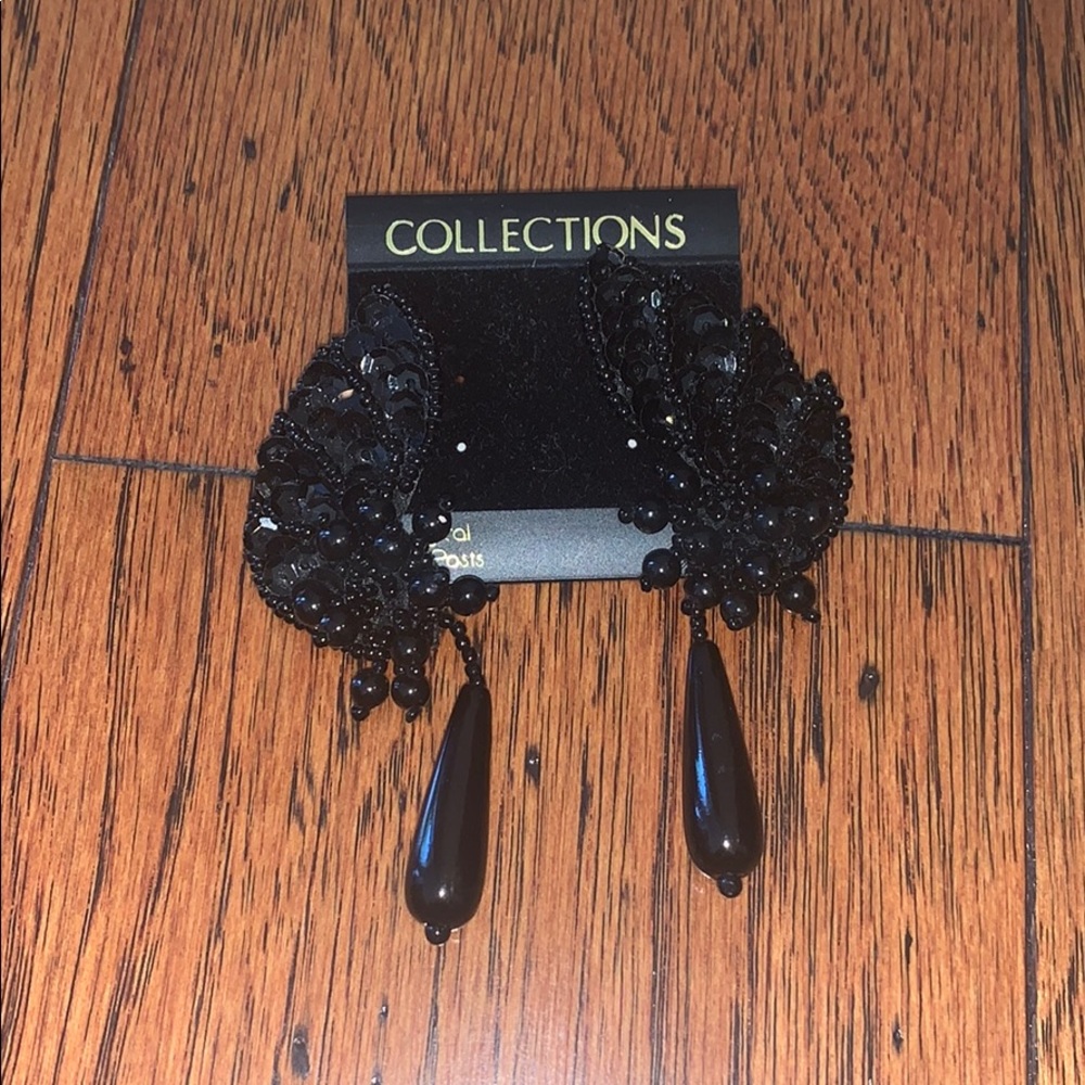NWT Black Beaded Earrings